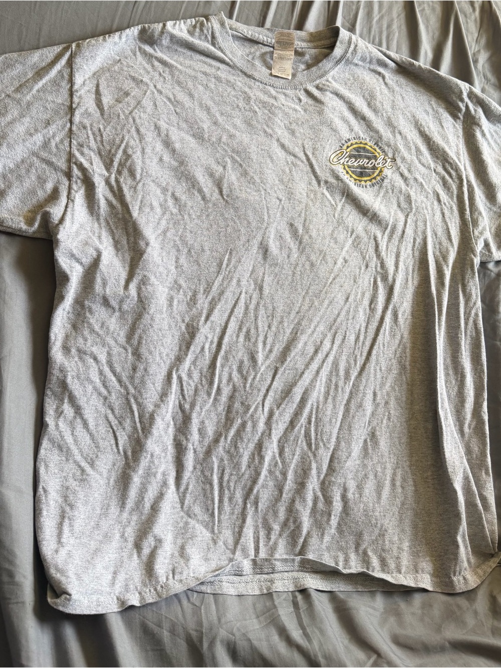 Men’s Gildan Light Gray Chevrolet Logo Short-Sleeve Tee size XL